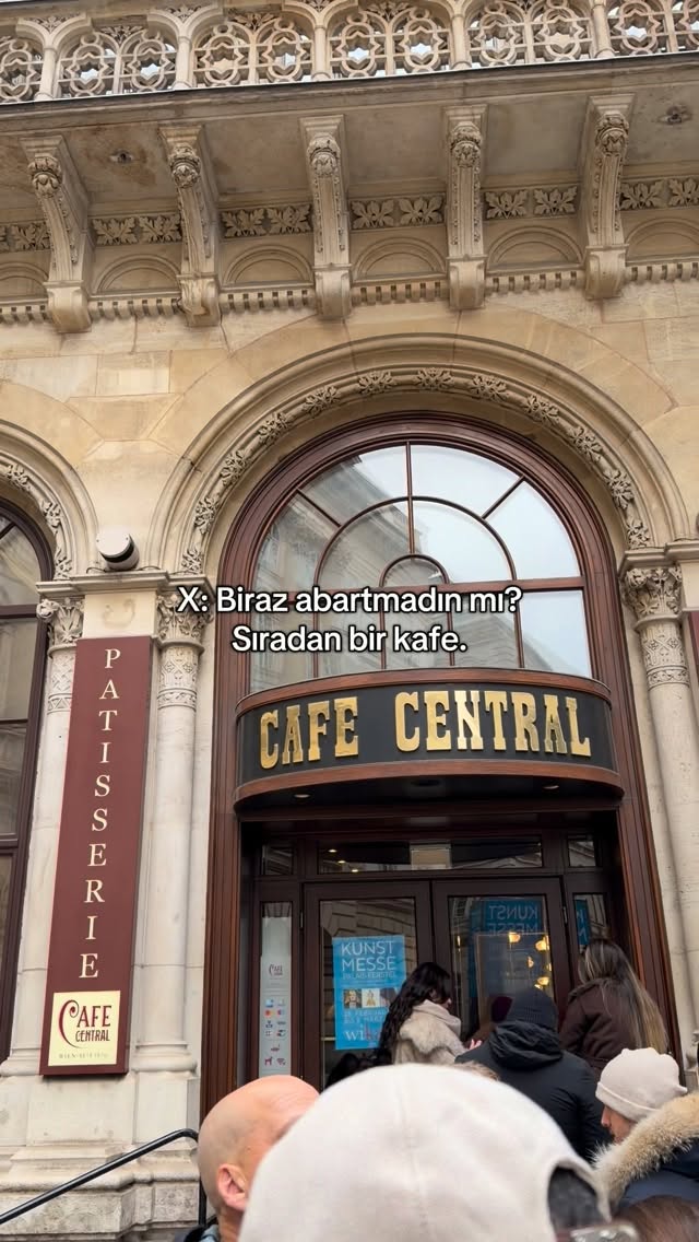 Café Central — @elifinizinden