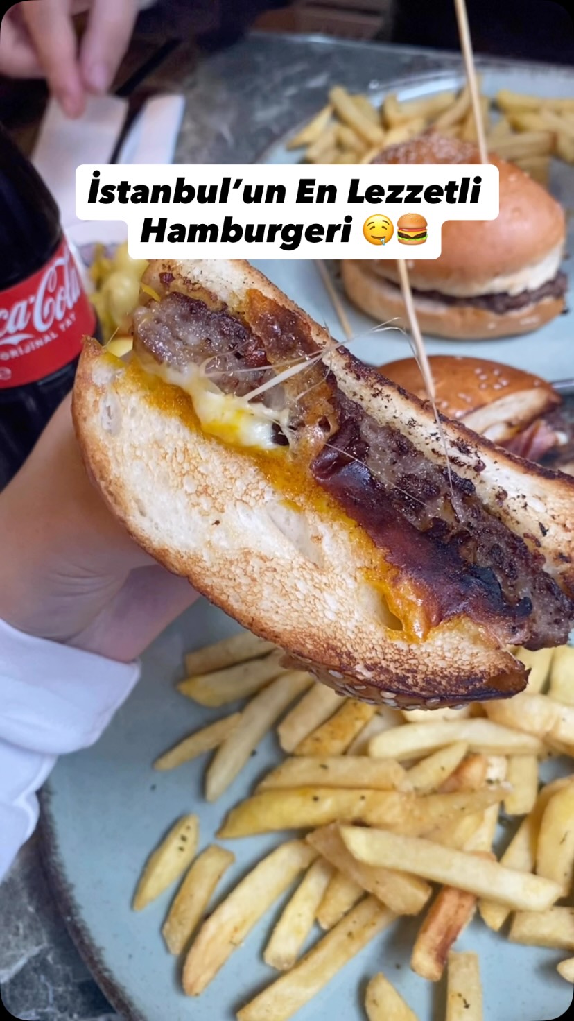 Kuzguncuk Burger Cafe — @rojbinhnn