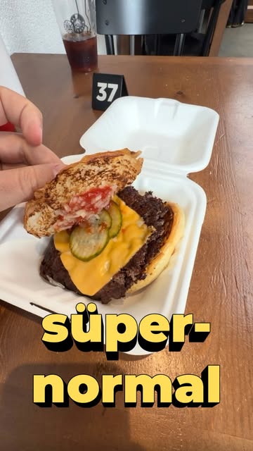 Supernormal Burger Moda — @degerliturizm
